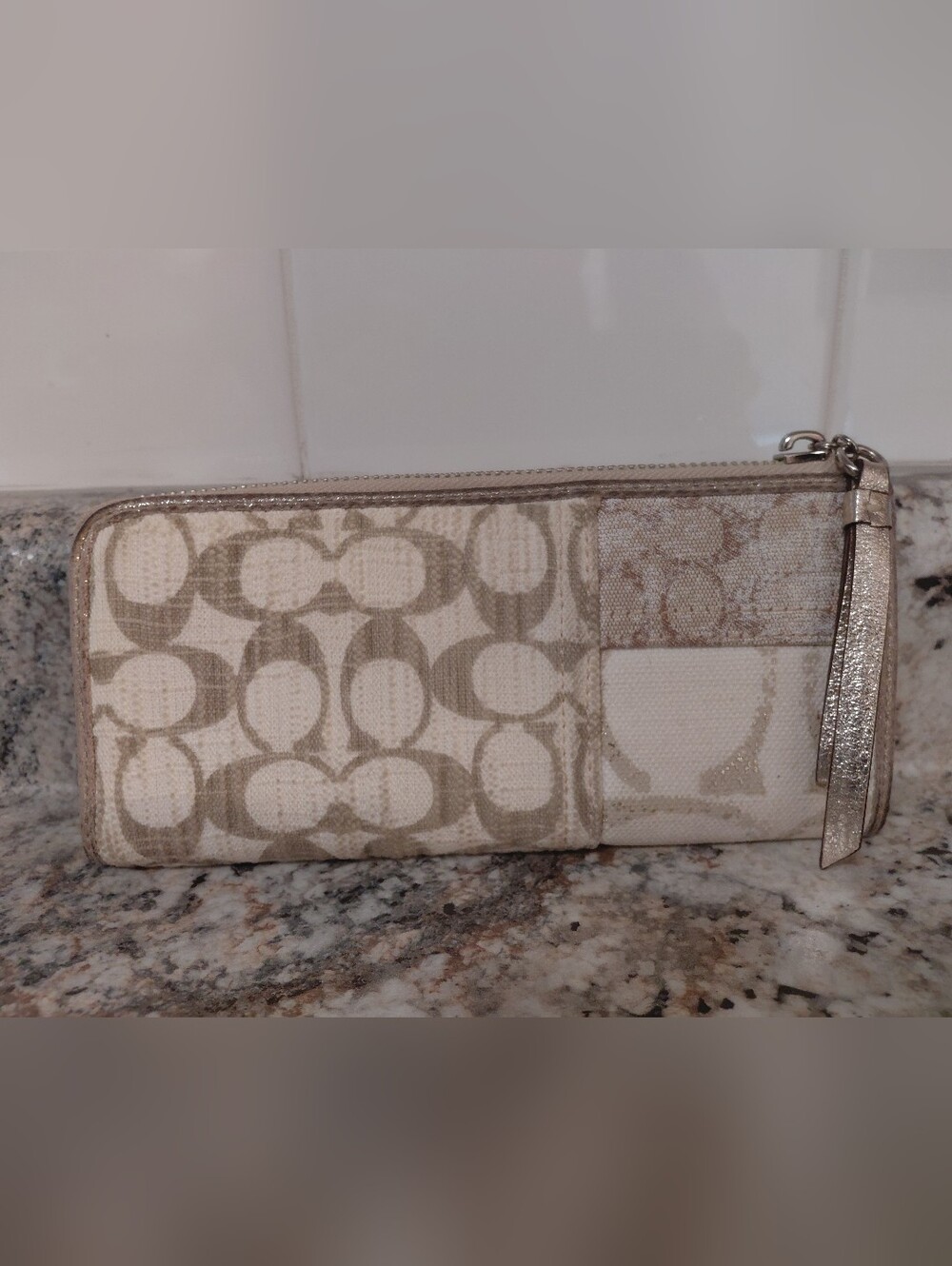Coach Poppy Beige White Signature Zip Around Canvas Wallet - Picture 4 of 11